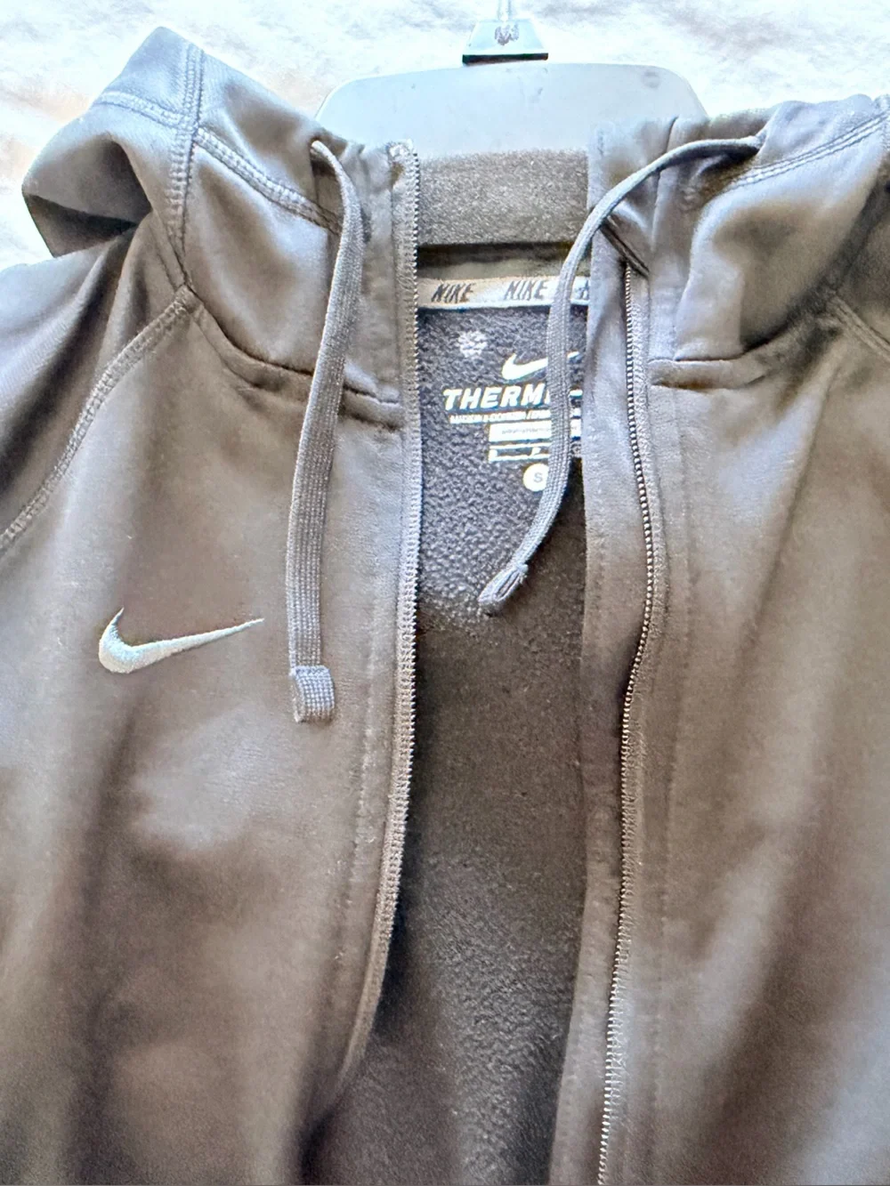 Nike black therma